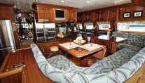 MISSY B II - Galley Dinette